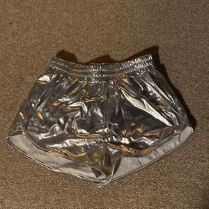 Great for theme parties!! 🎉🍾